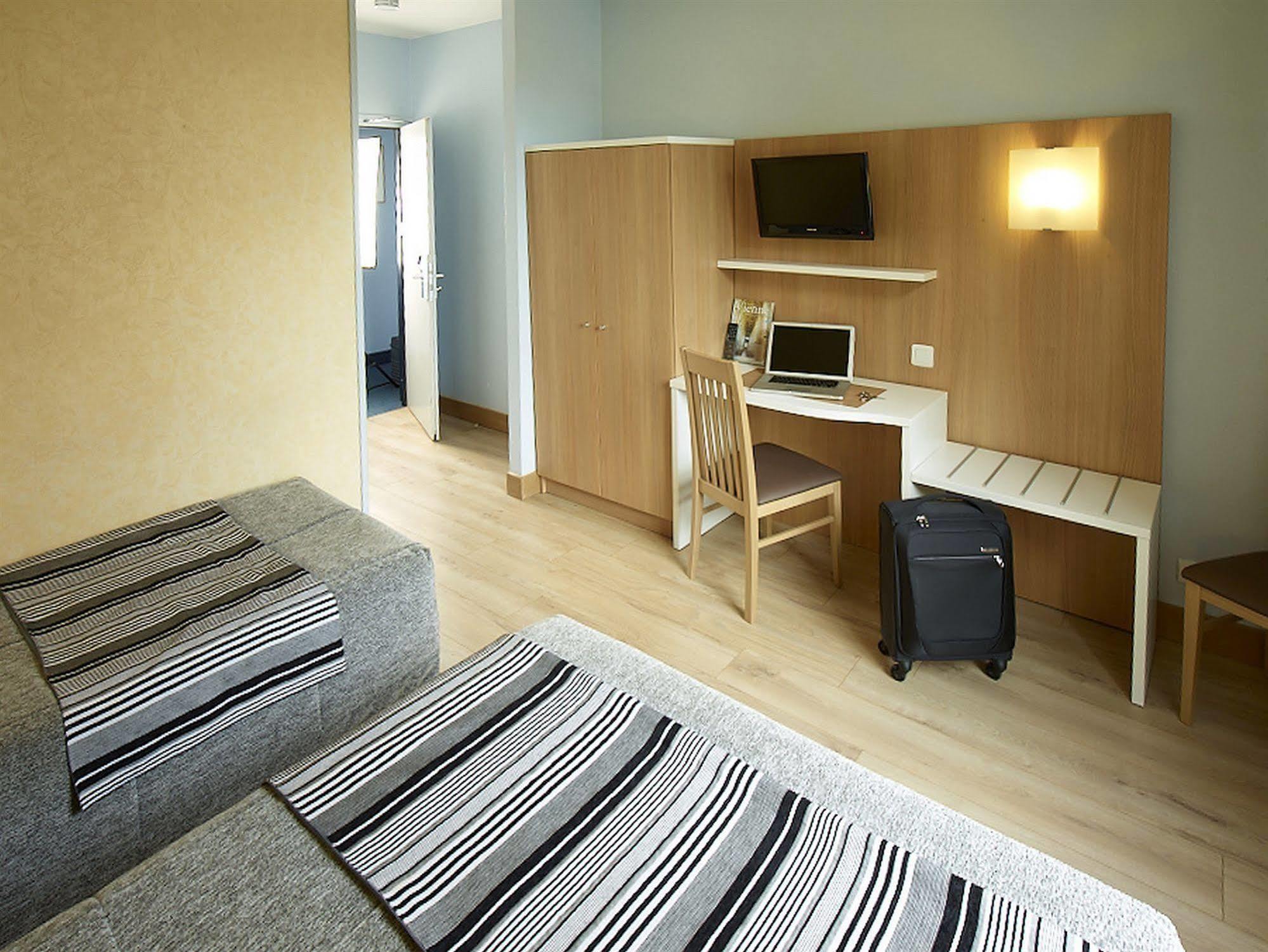 Hotel The Originals City, Continental, Poitiers